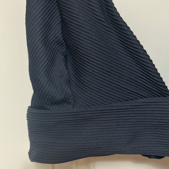 H&M Ribbed Bikini Top - Picture 2 of 3